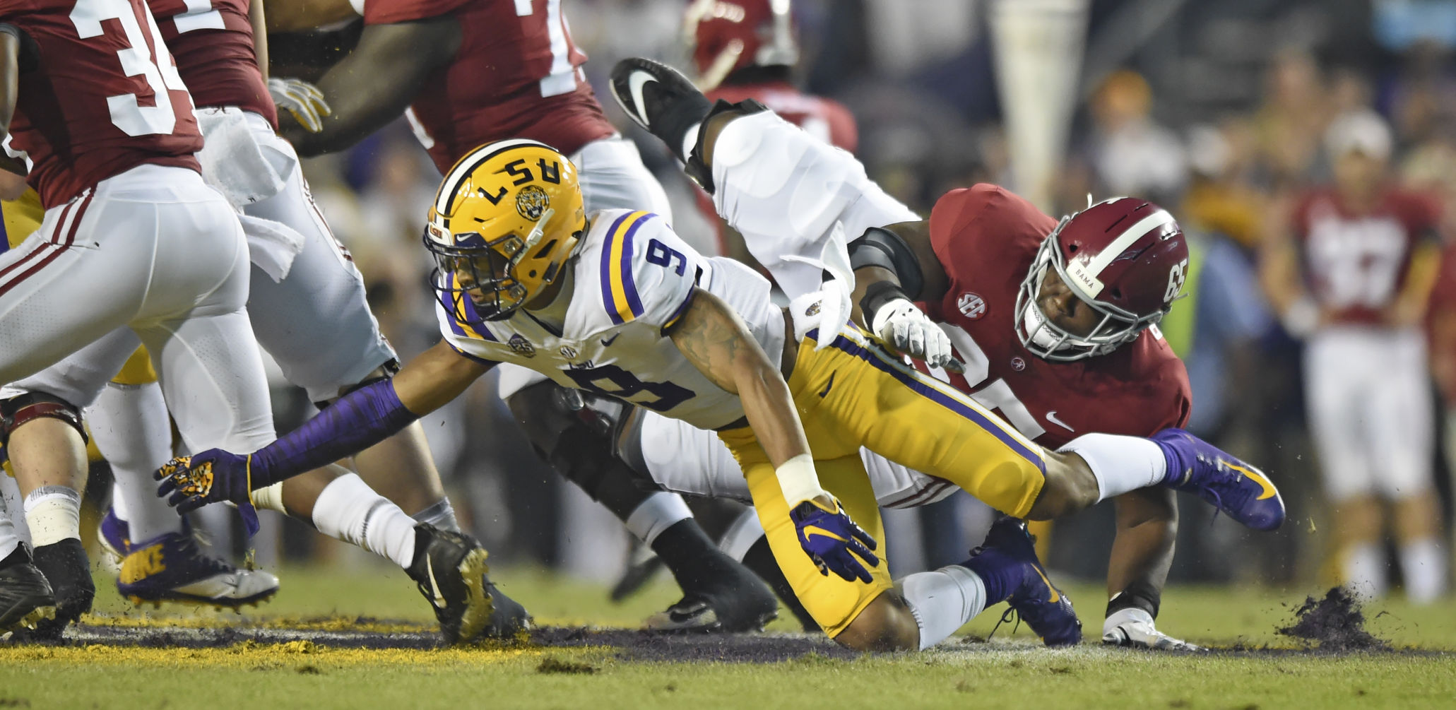 lsualabamafootball.110418_713